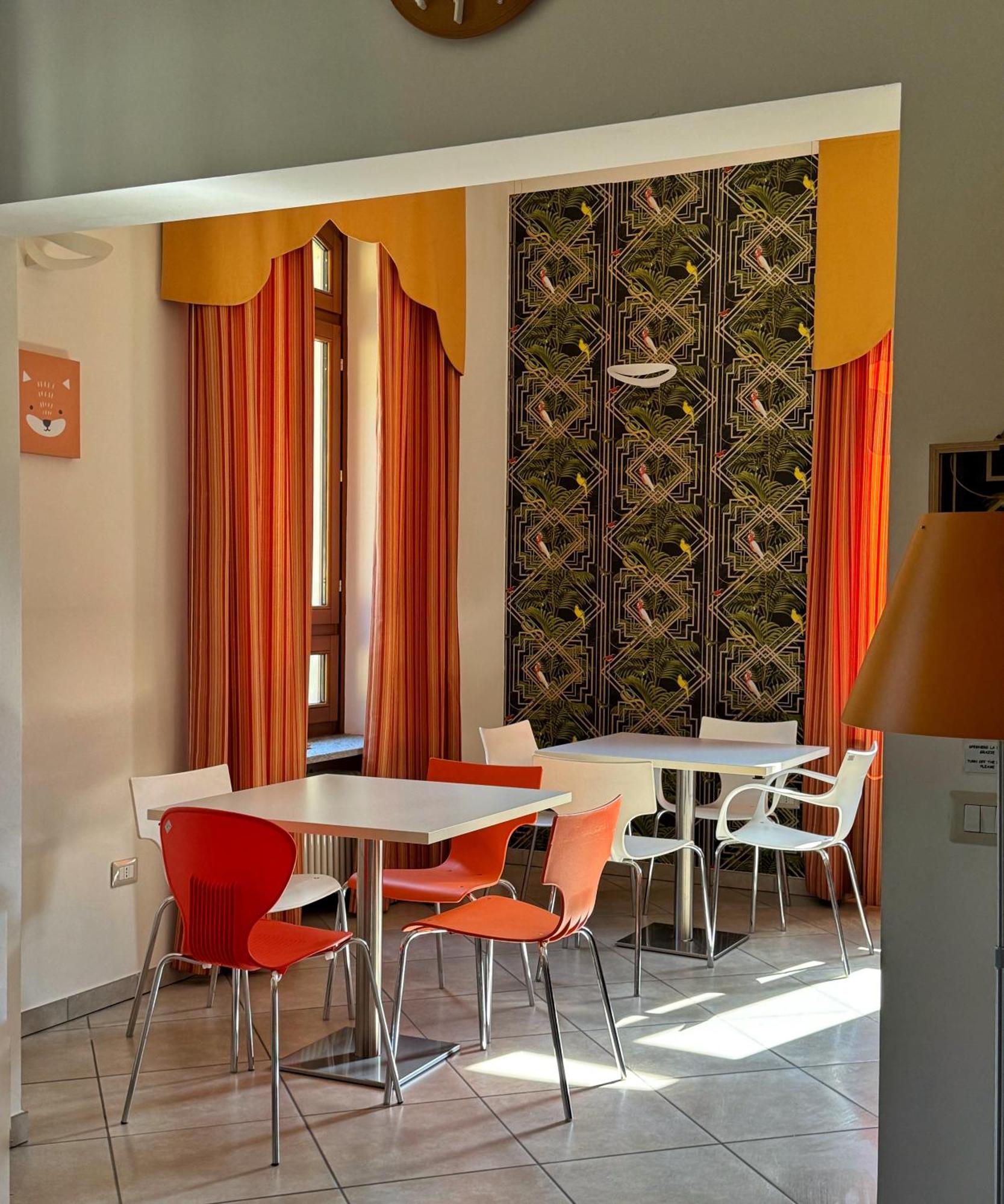 Auberge De La Gare - Dortoir & Ostello Hone Екстер'єр фото