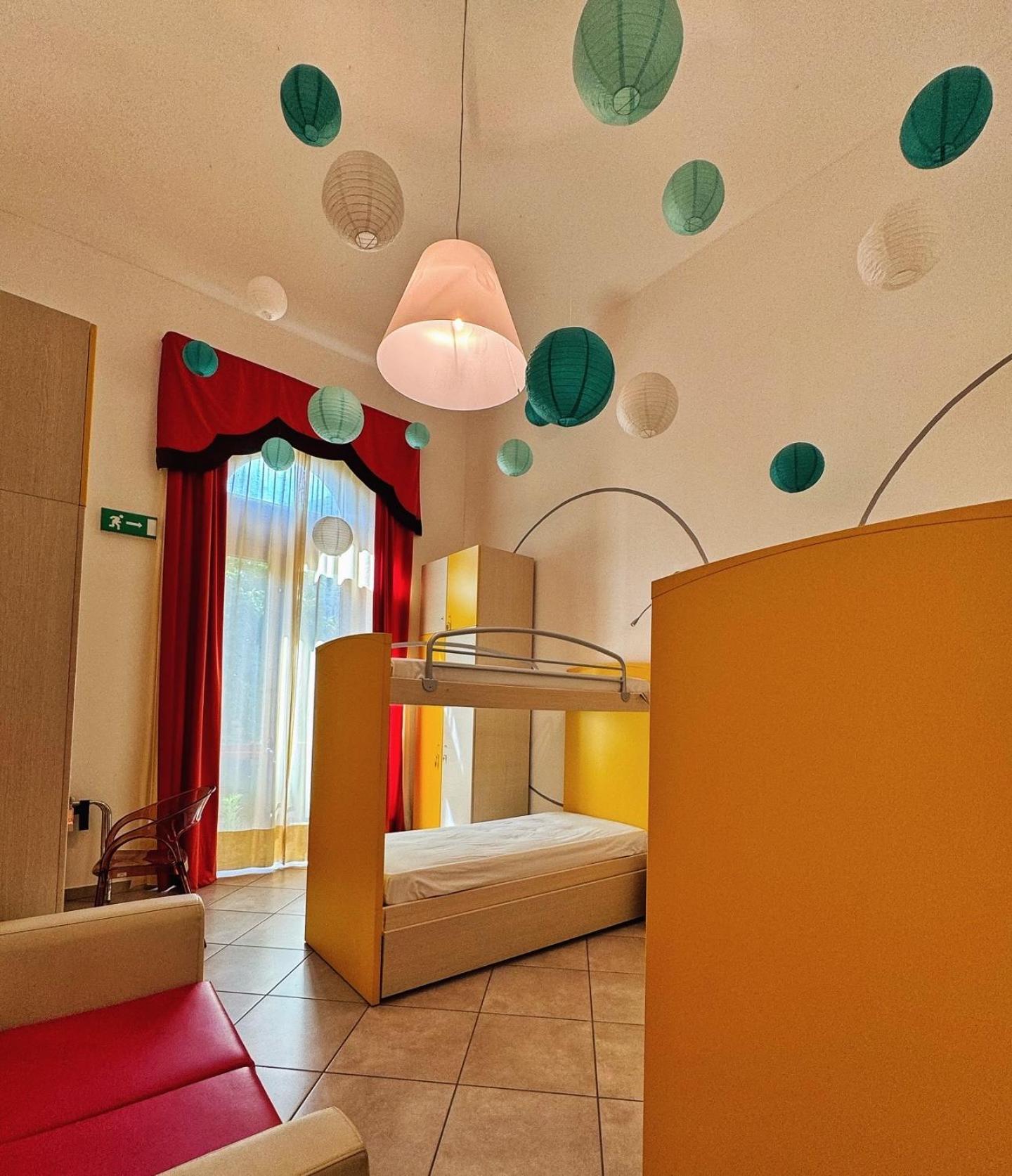 Auberge De La Gare - Dortoir & Ostello Hone Екстер'єр фото