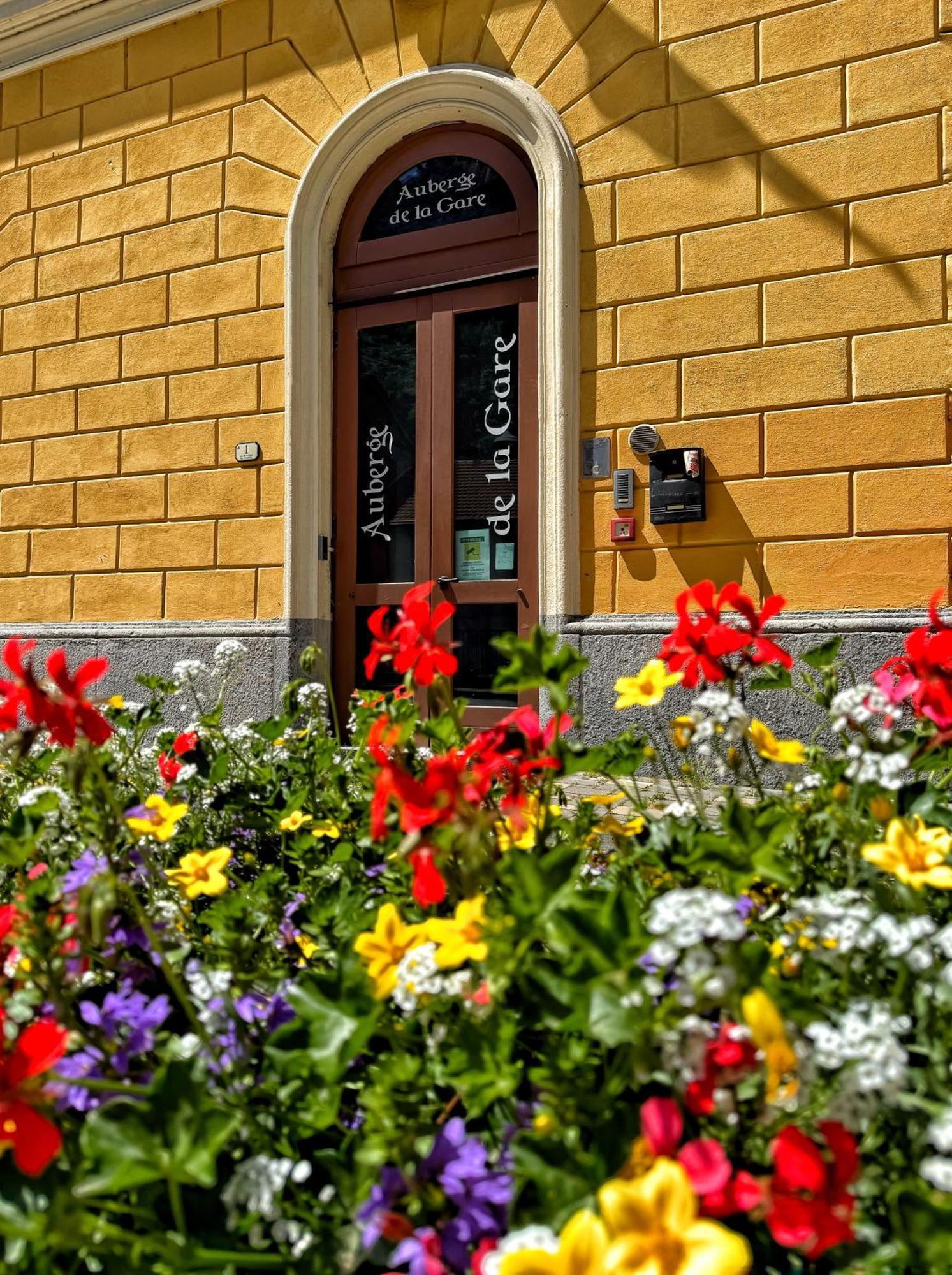 Auberge De La Gare - Dortoir & Ostello Hone Екстер'єр фото