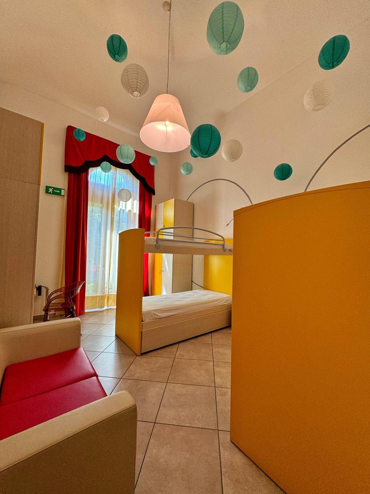 Auberge De La Gare - Dortoir & Ostello Hone Екстер'єр фото